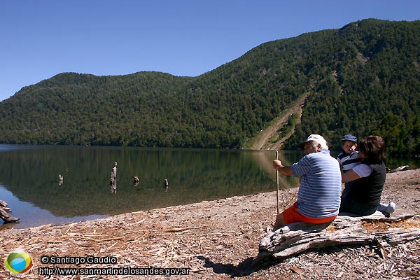 Foto Costa del lago Hermoso (Santiago Gaudio)