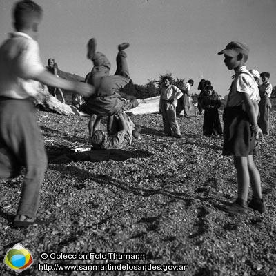 Foto Juego de chicos (Colección Foto Thumann)