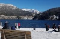 Foto Nieve en lago Lacar ()